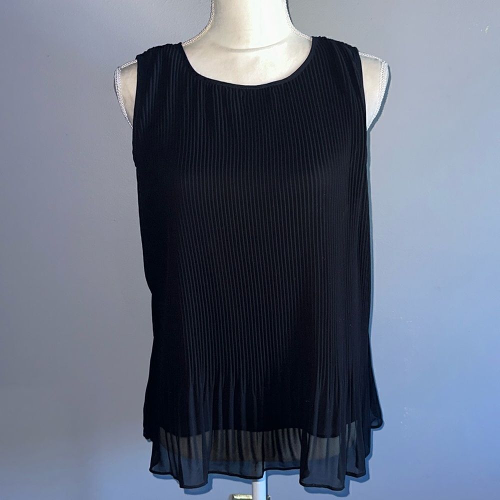 &. Layered Pleated Blouse! - Picture 9 of 9